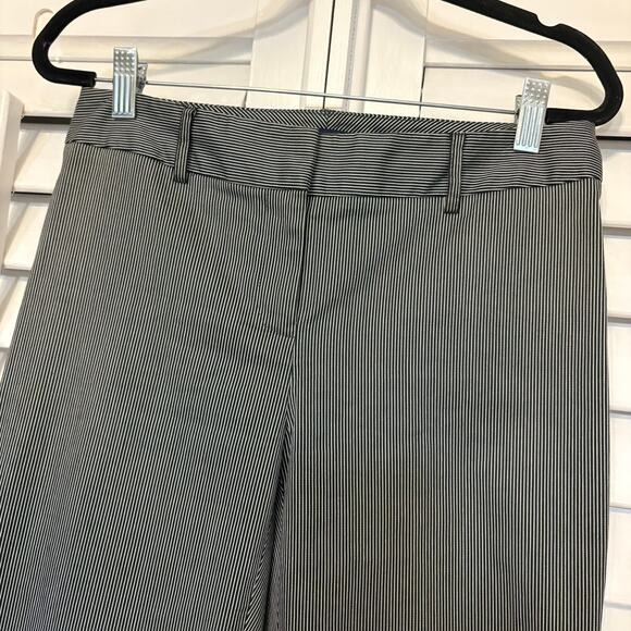 Ann Taylor Pinstripe Dress Pants Size 2‎ - Picture 1 of 7